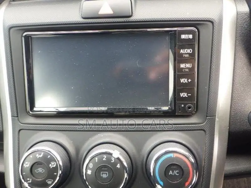 Toyota Fielder Non Hybrid EX Silver 2020