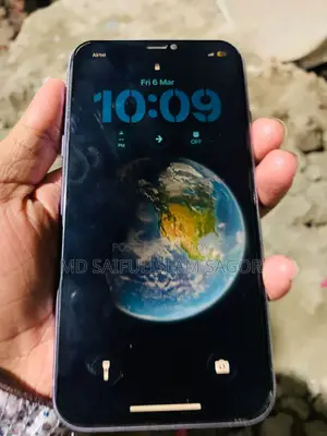 Apple iPhone 11 . (Used)