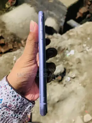 Apple iPhone 11 . (Used)