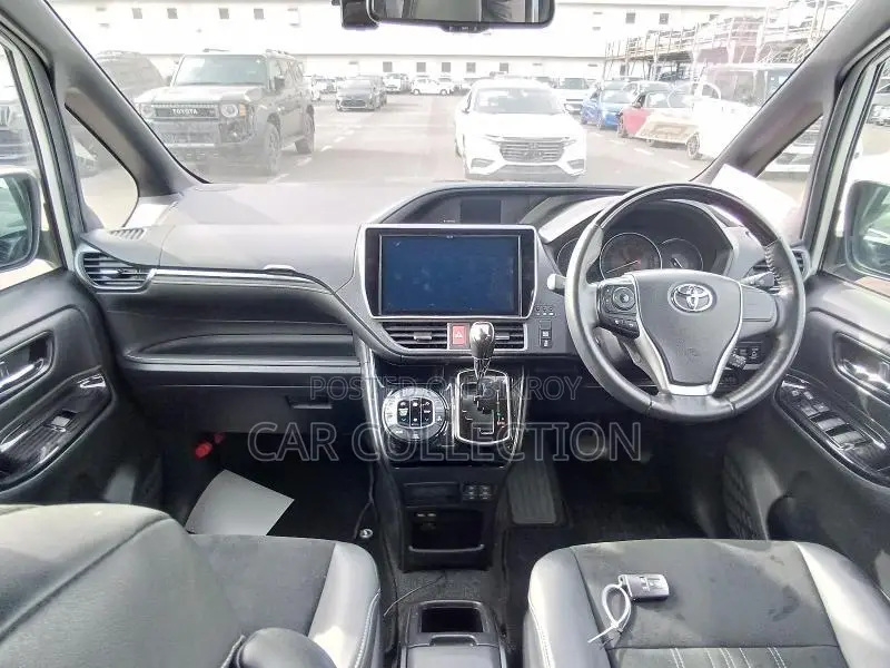 Toyota Esquire 2021