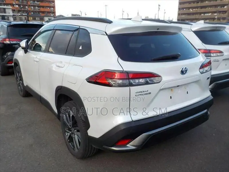 Toyota Corolla Cross Z Pearl ফুল অপশন ২০২৩
