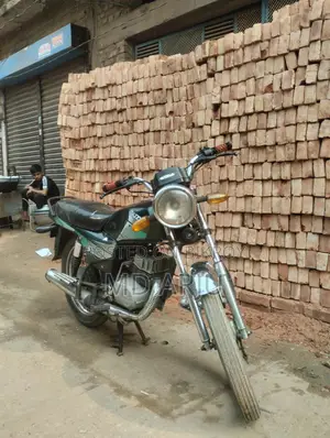 Suzuki Access ` 2001