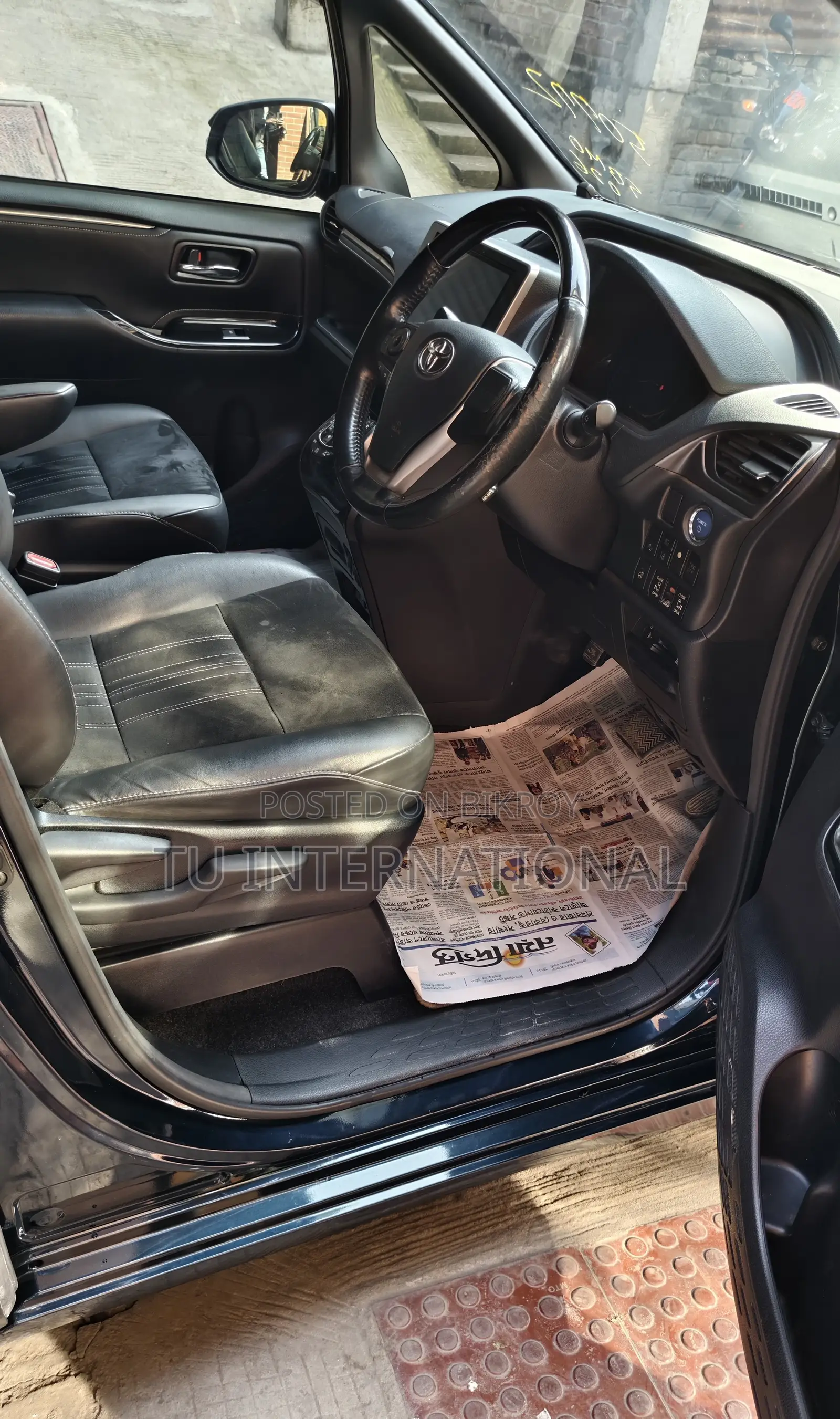 Toyota Esquire HYBRID-GI PREMIUM 2020
