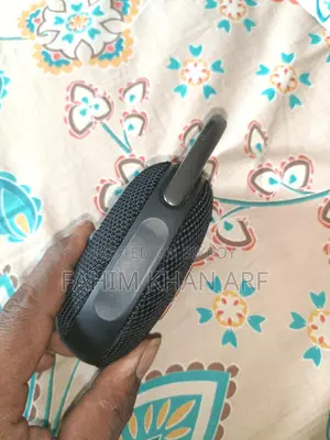 JBL Clip 5