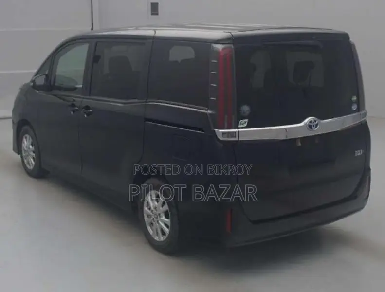 Toyota Noah X Pkg 2020