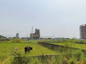 M Block 3 katha Plot sell closed 300 feet Bashundhara R/A