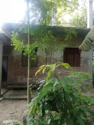 Four-story foundation building with land for sale.