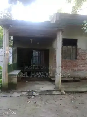 Four-story foundation building with land for sale.