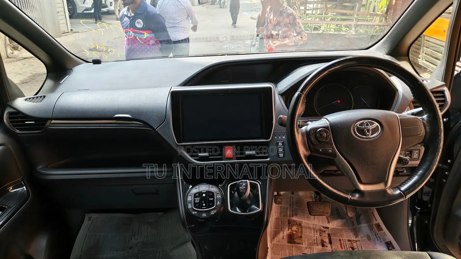 Toyota Esquire PUSH START- HYBRID 2020