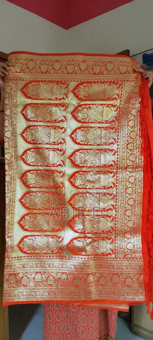 বেনারসি শাড়ি