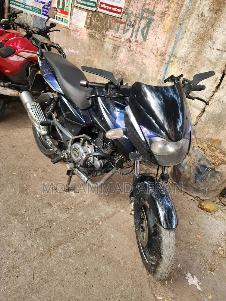 Bajaj Pulsar 150 . 2018