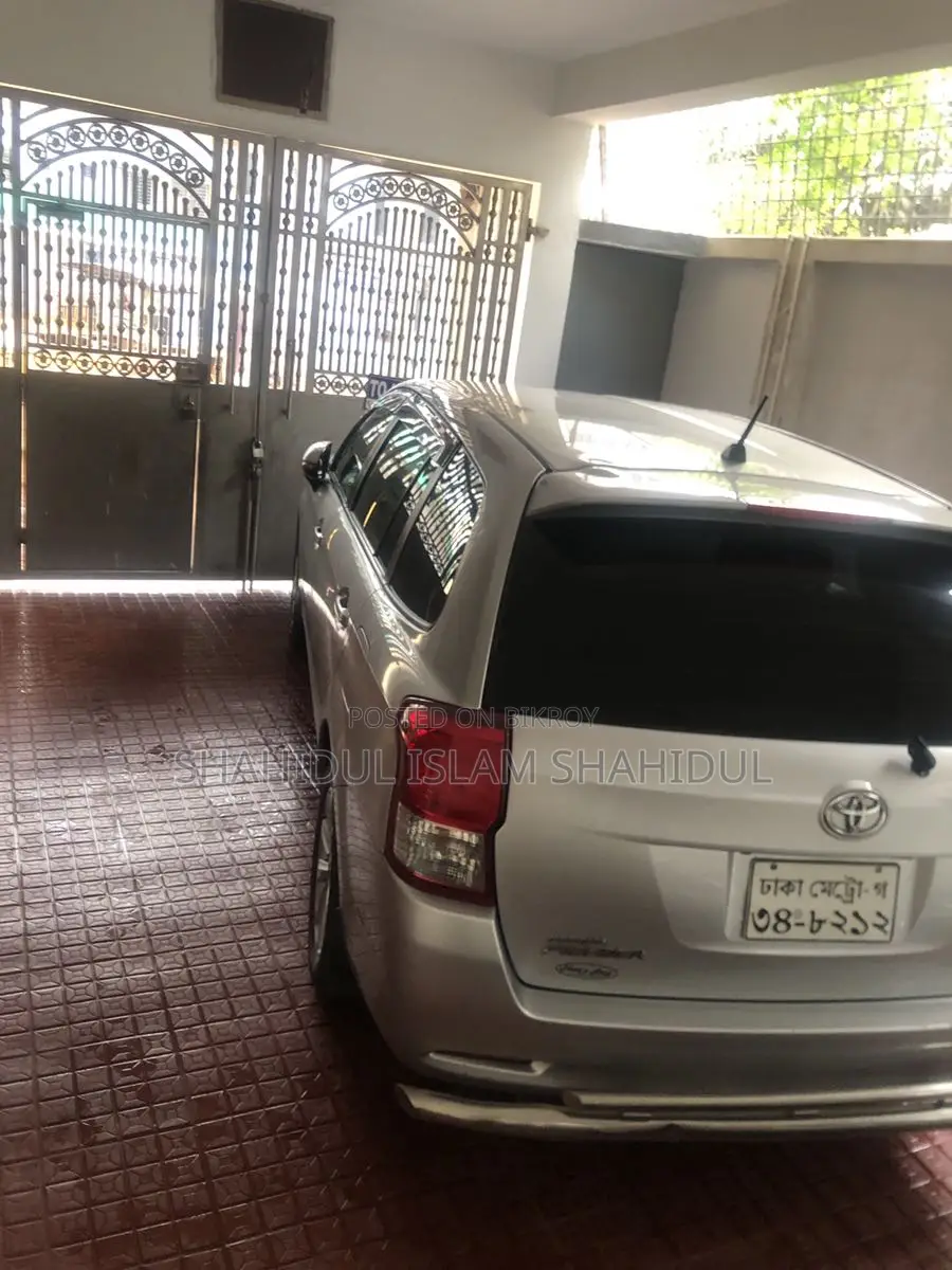 Toyota Fielder 2013