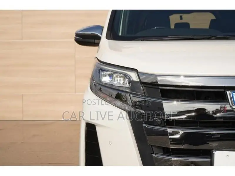 Toyota Noah Hybrid SI WxB 2021