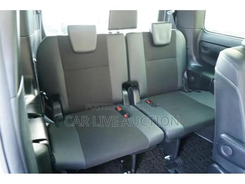 Toyota Noah Hybrid SI WxB 2021