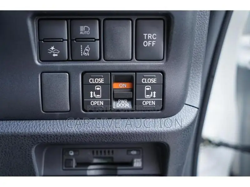Toyota Noah Hybrid SI WxB 2021