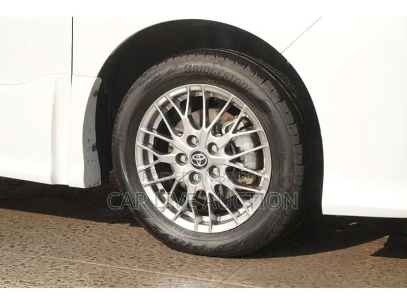 Toyota Noah Hybrid SI WxB 2021