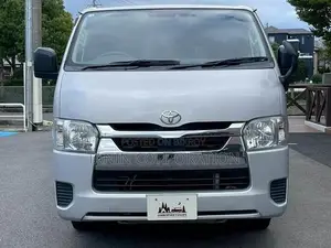 Toyota Hiace GL DUAL AC 2021