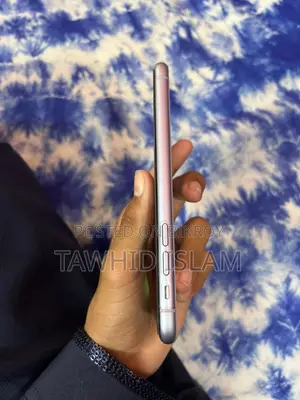 Apple iPhone 11 . (Used)