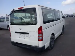 টয়োটা হিয়াস ডিএক্স হোয়াইট ৪ পয়েন্ট ২০২০