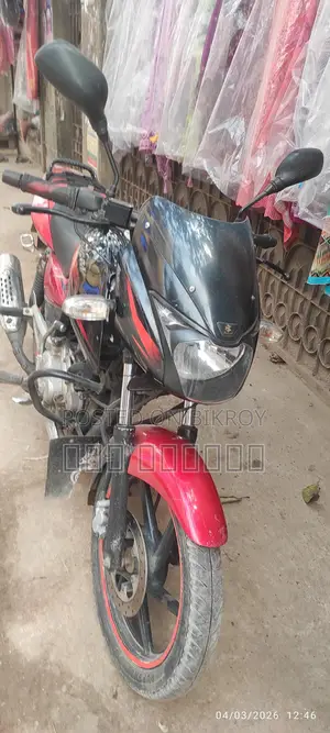Bajaj Pulsar 150 . 2017