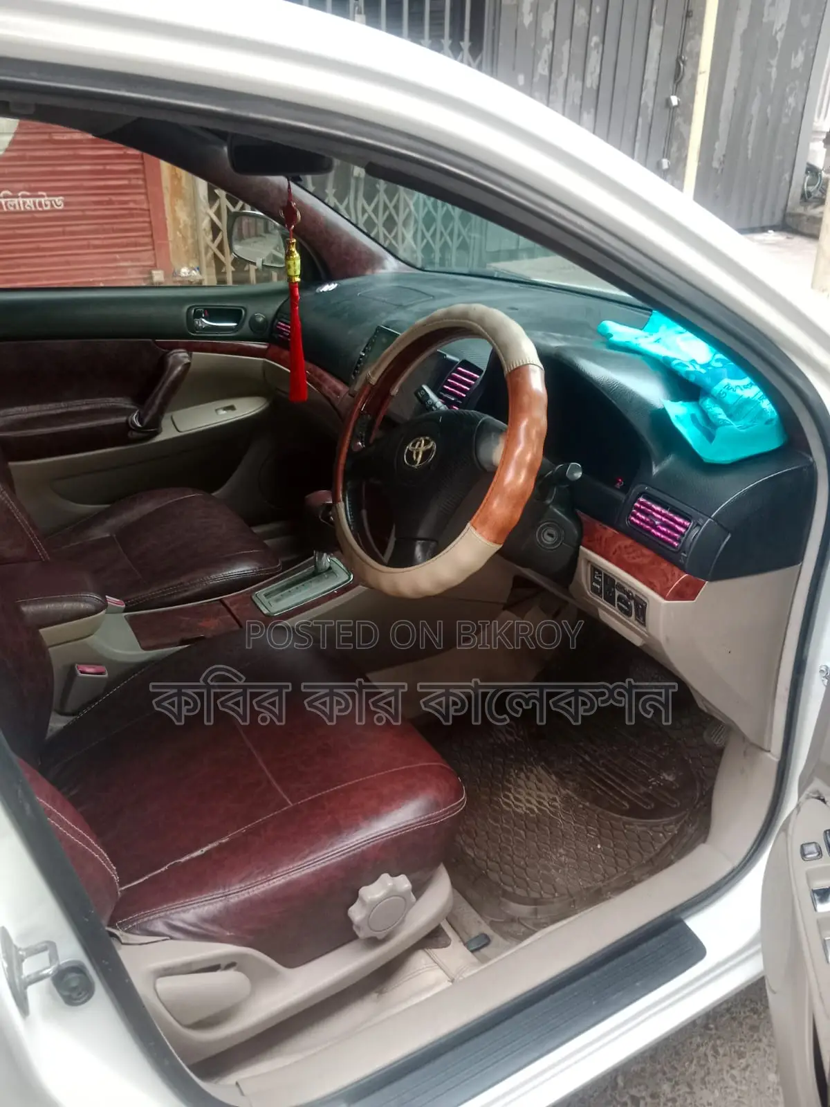 Toyota Premio white 2004