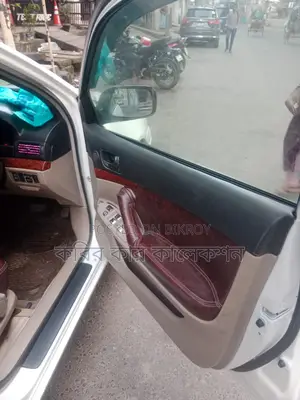 Toyota Premio white 2004