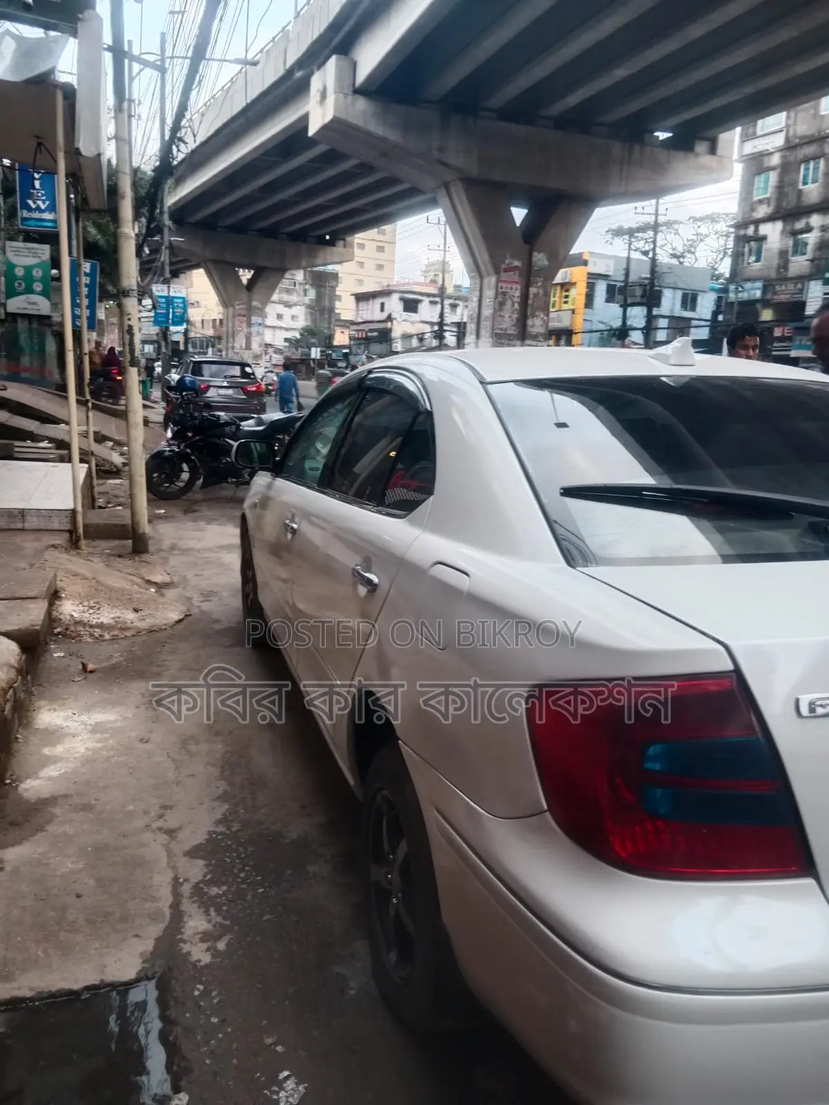 Toyota Premio white 2004
