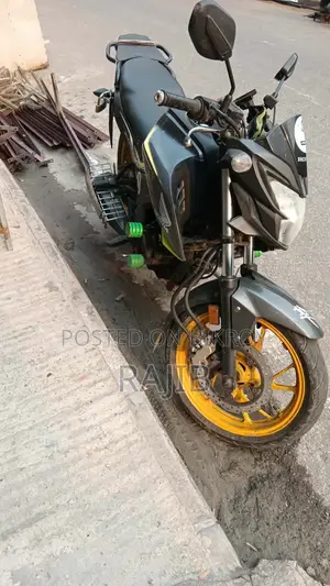 Honda Hornet 2020