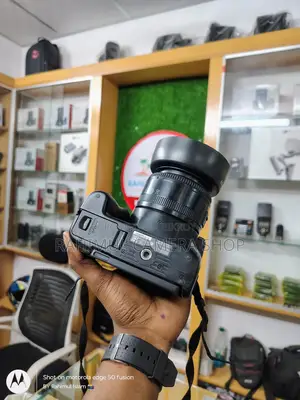 Canon 250D with 50mm prime lens 1.8 fresh condition