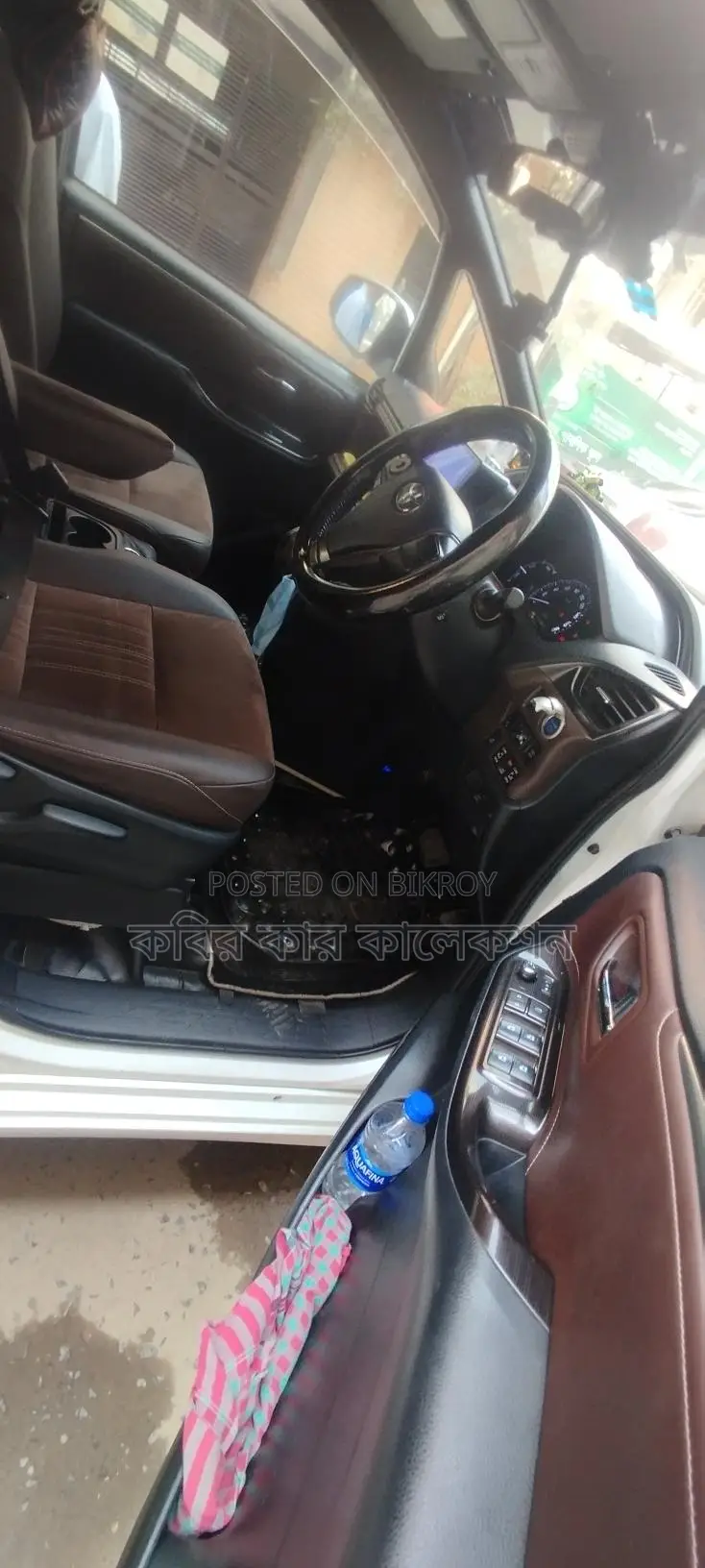 Toyota Esquire hybrid 2018