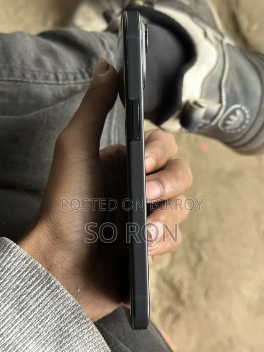 Apple iPhone 15 (Used)