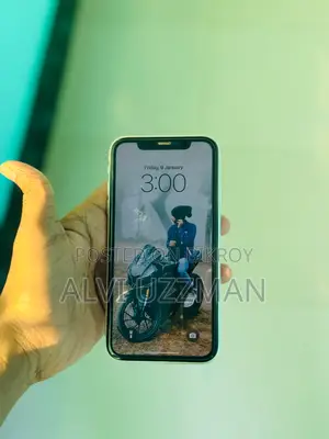 Apple iPhone 11 . (Used)