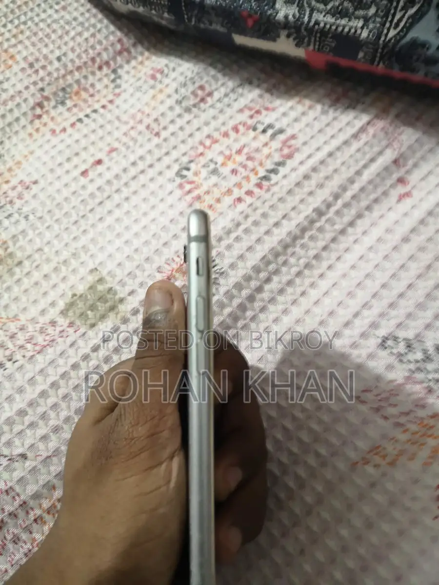 Apple iPhone 6S (Used)