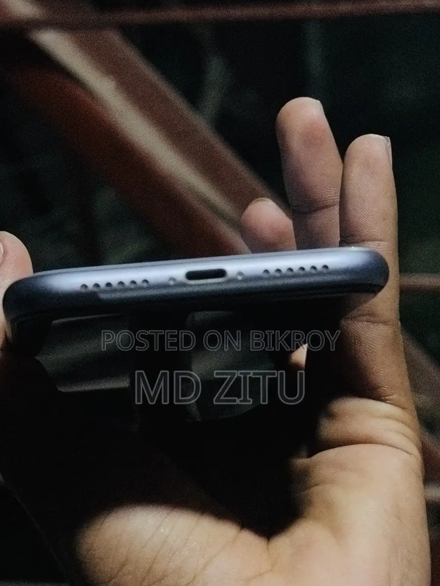 Apple iPhone 11 (Used)