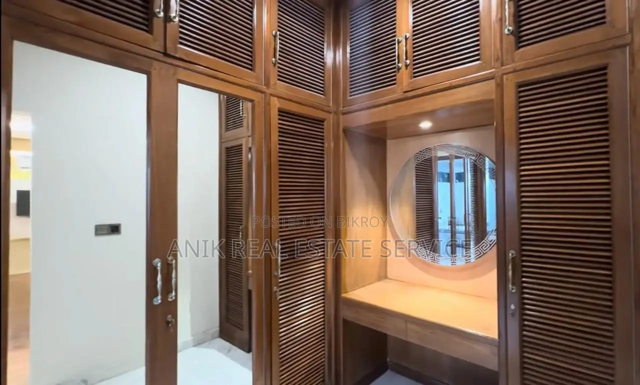 Luxurious Semi Farnised 7000 Sft Flat Rent At Baridhara