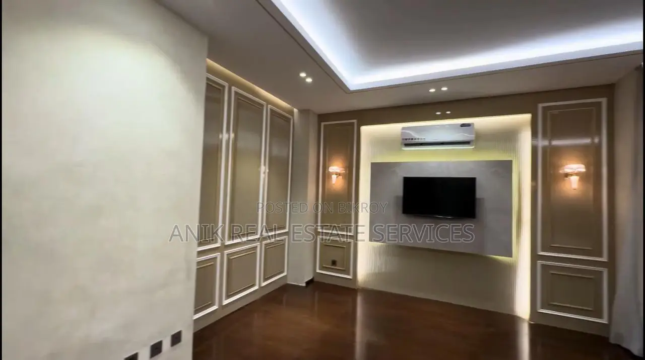 Luxurious Semi Farnised 7000 Sft Flat Rent At Baridhara