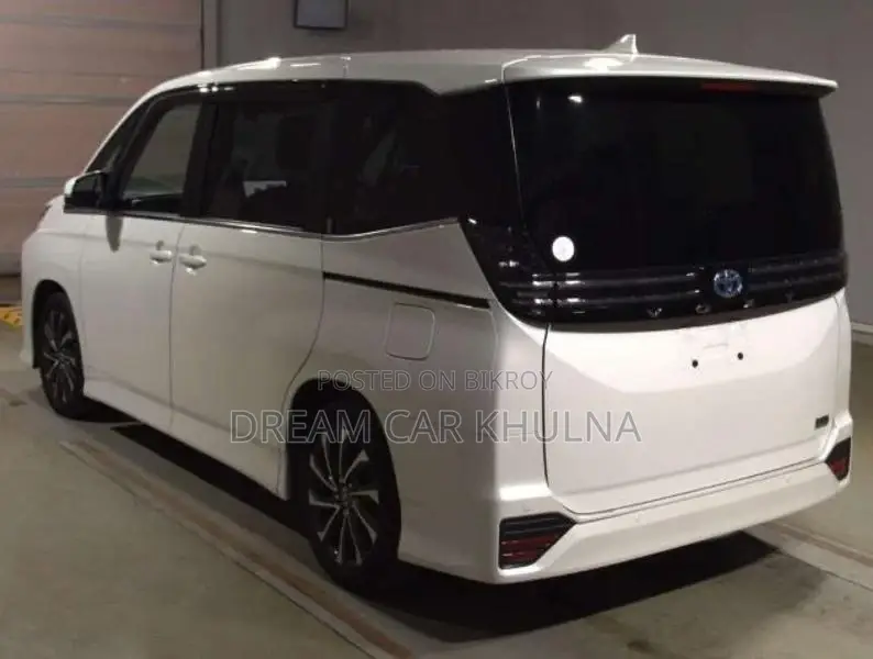 Toyota Voxy S-Z Full Loaded 2023