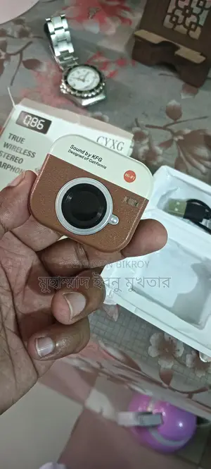 Camera Shape Tws