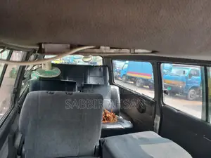 Toyota Hiace 2003