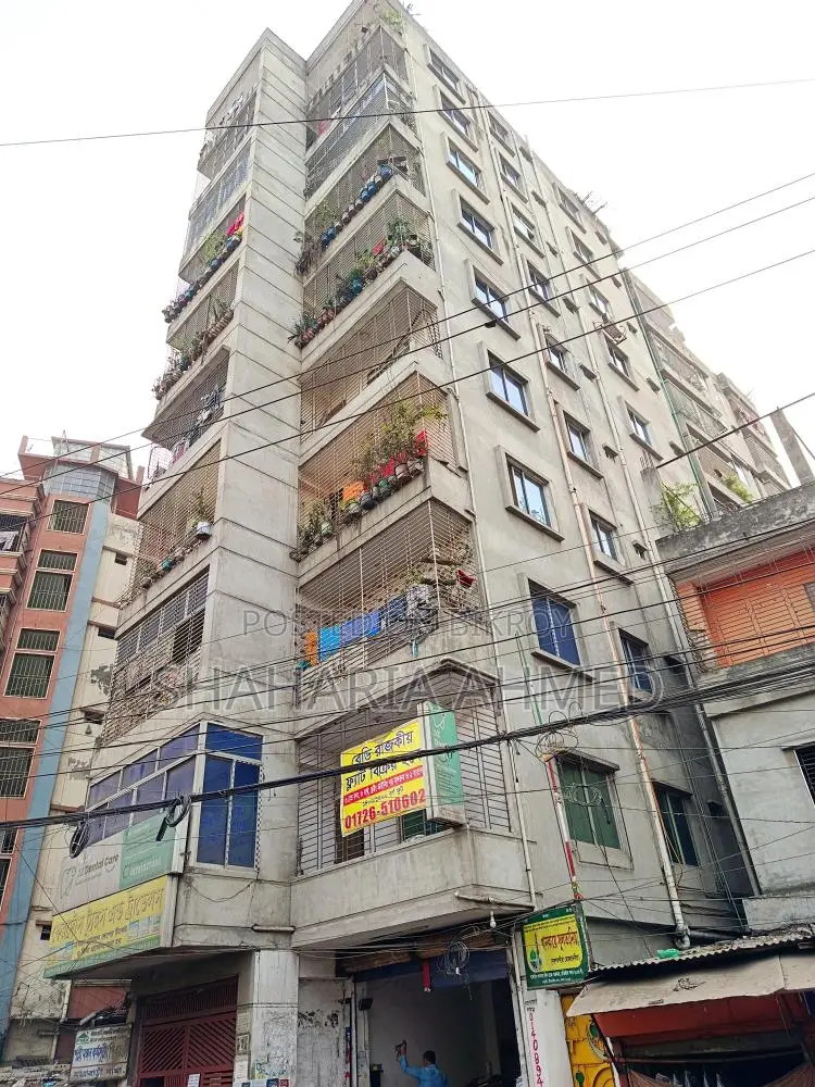 1400 Sq Ft Ready Flat for Sale!