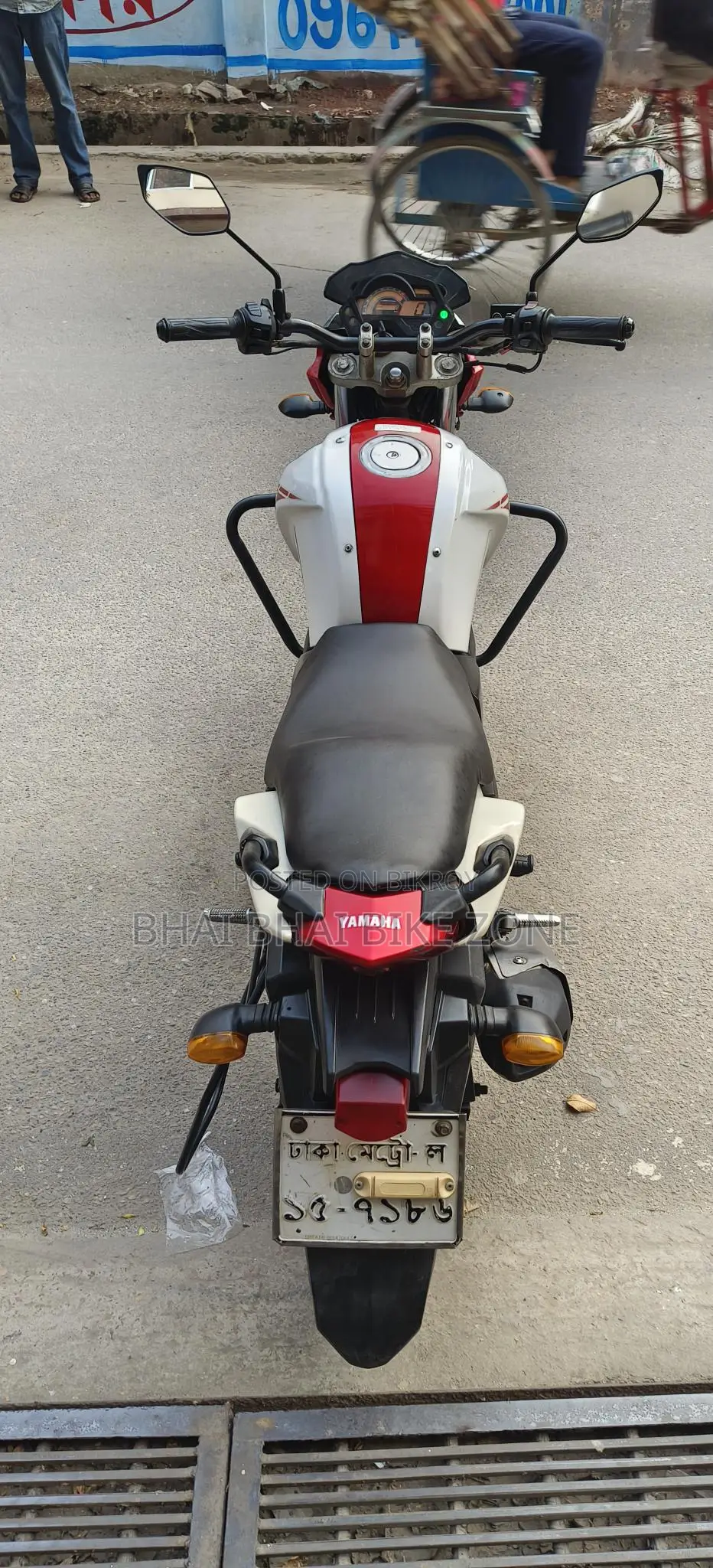 Yamaha FZS . 2010