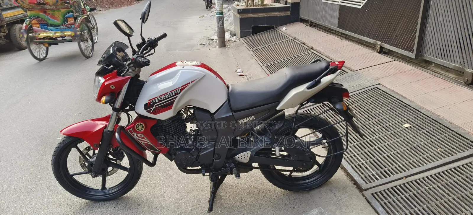 Yamaha FZS . 2010