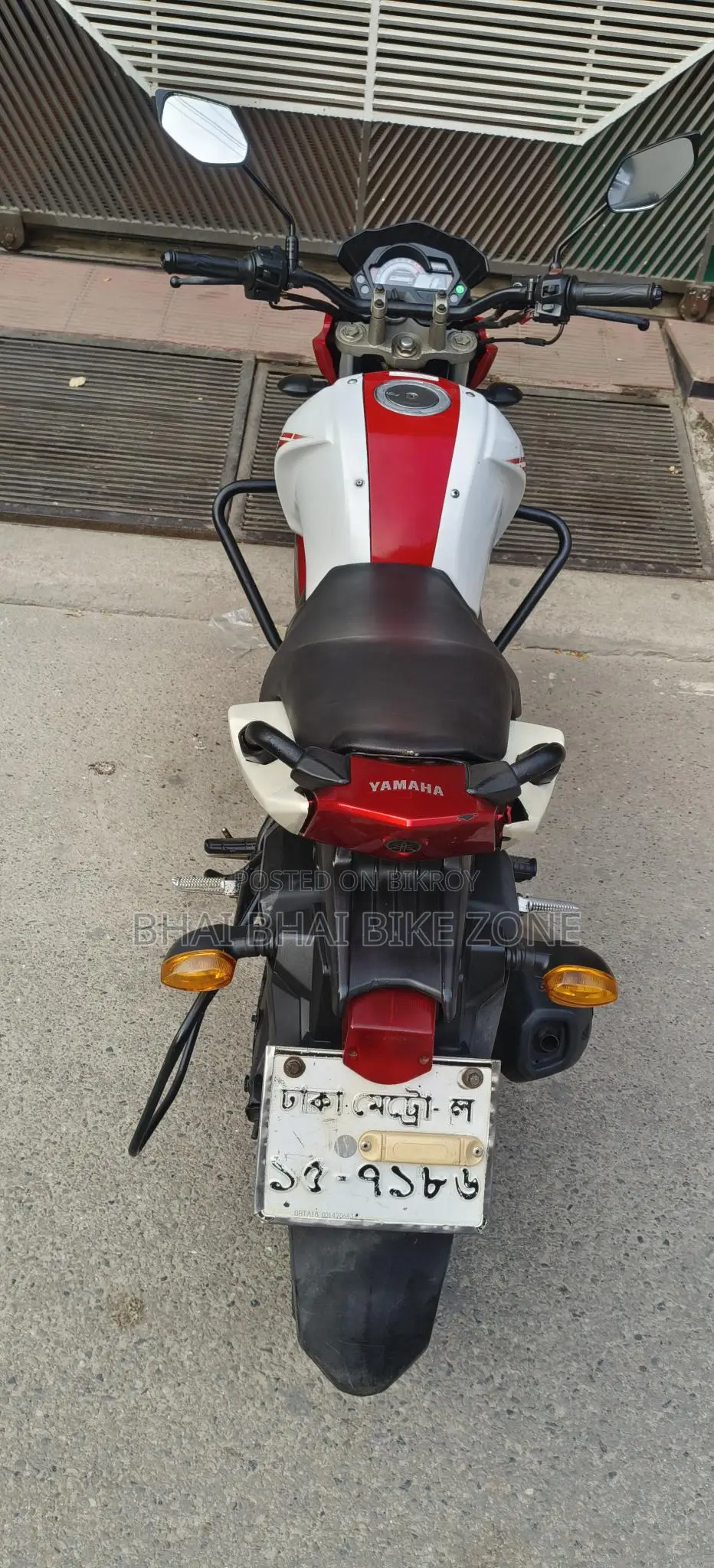 Yamaha FZS . 2010