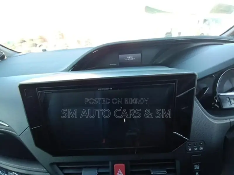 Toyota Esquire Petrol Gi Sunroof 2021