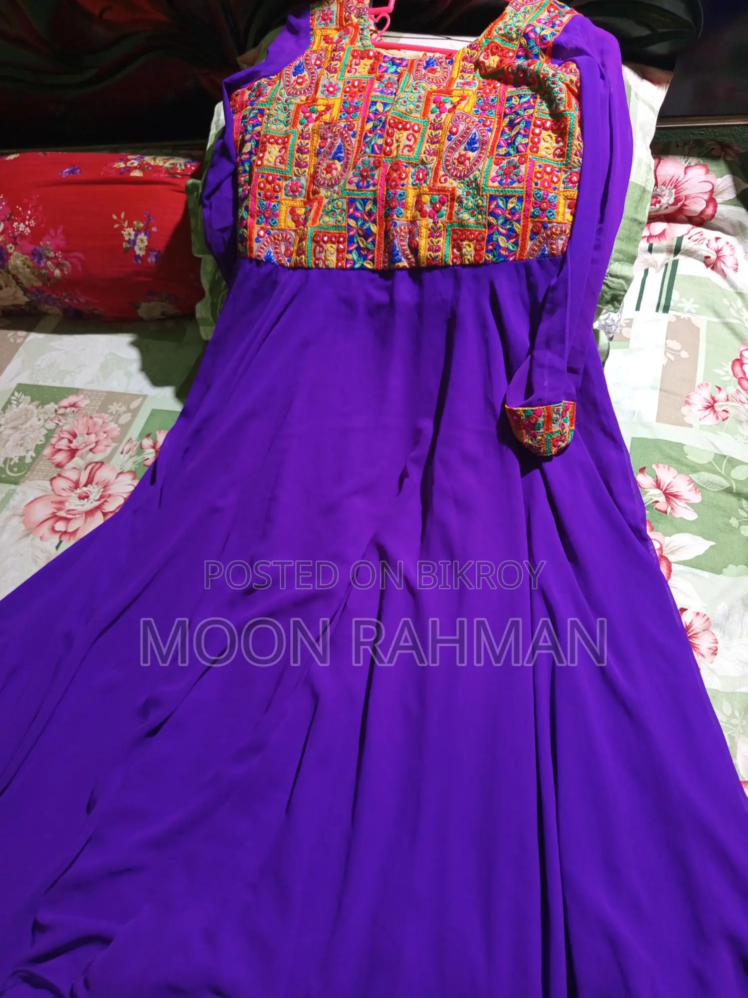 এই গাউন টি সেল করা হবে