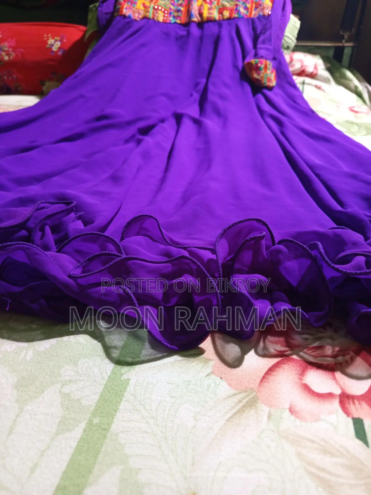 এই গাউন টি সেল করা হবে