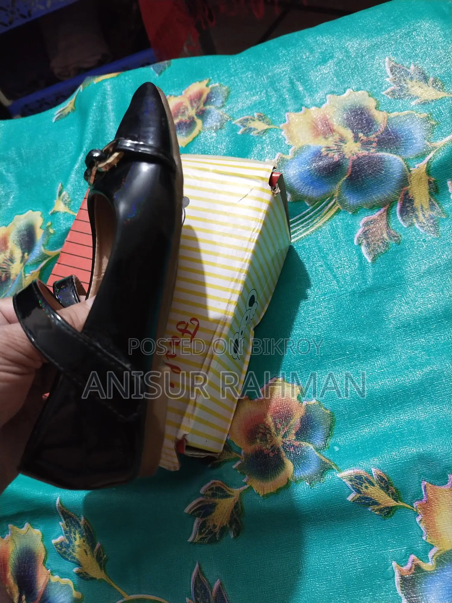 বাচ্চাদের জুতা