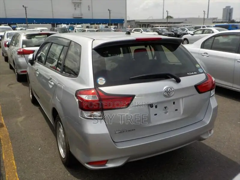Toyota Fielder e X PKg 2020