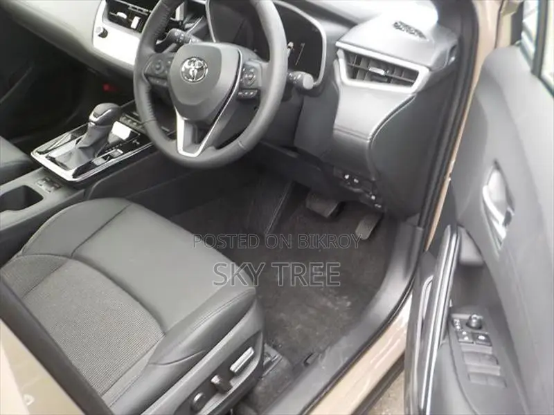 Toyota Corolla Cross z PACKAGE 2025