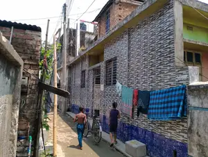 1.5-Story House on 5 Decimals for Sale